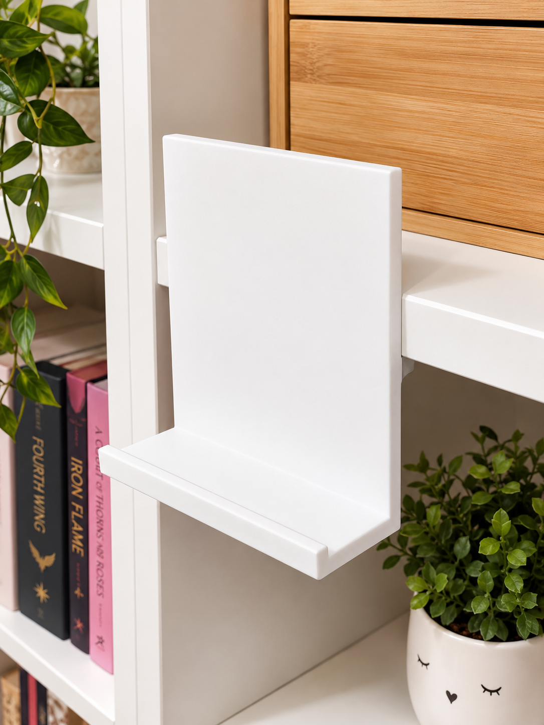 The Book Perch – 3D Printed Adjustable Book Display